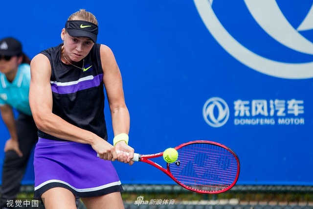 他在与本土 他在与本土